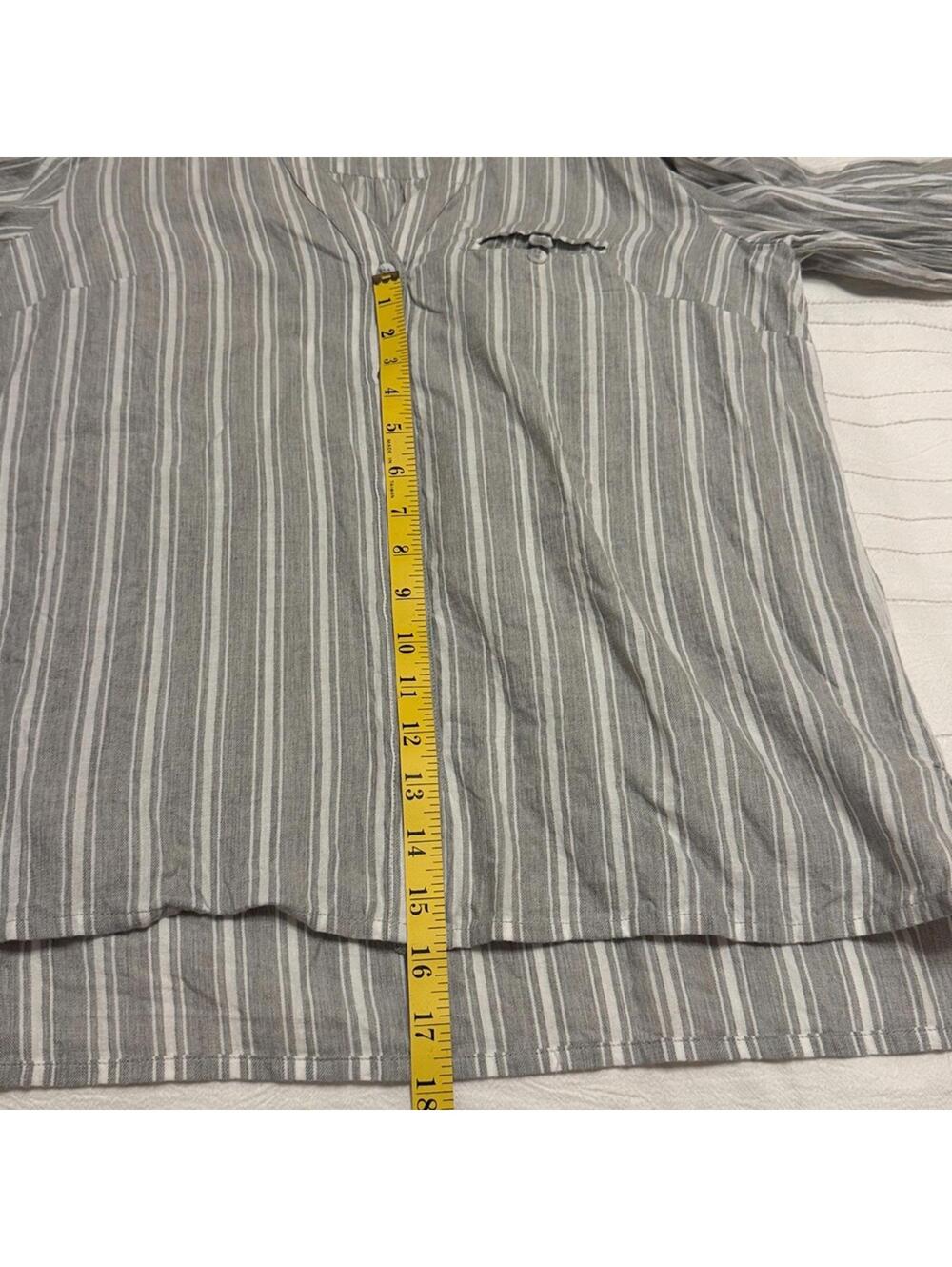Kut from the Kloth Gray White Stripe Roll Tab Sleeve Popover Shirt Women's Small - Picture 9 of 9